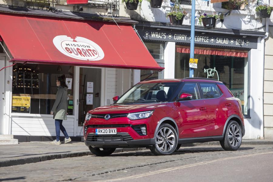  SsangYong Tivoli Ultimate 2020 года  (UK) (фото 10 из 63)